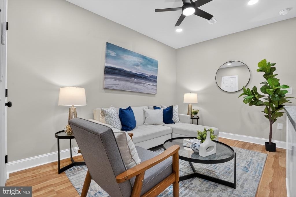212 36th Street Ne - Photo 5