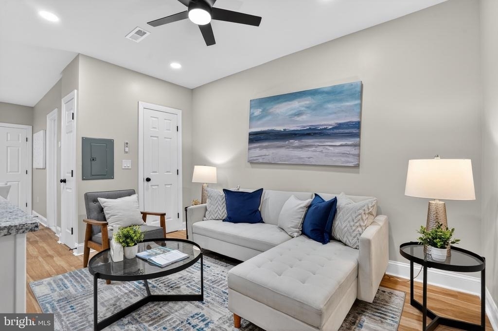 212 36th Street Ne - Photo 10
