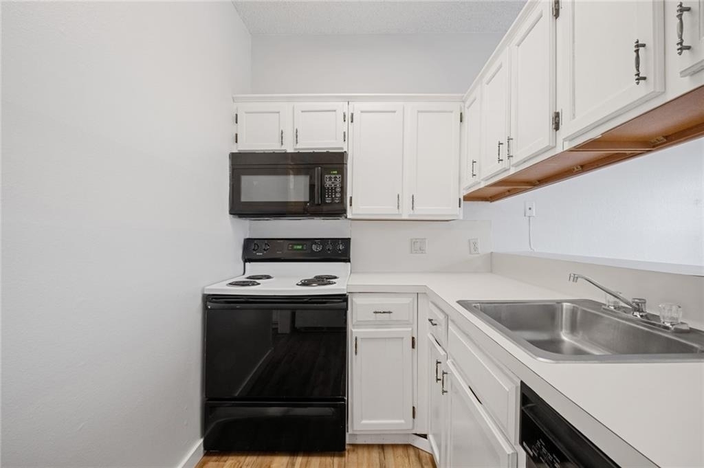 2210 Pearl St - Photo 4