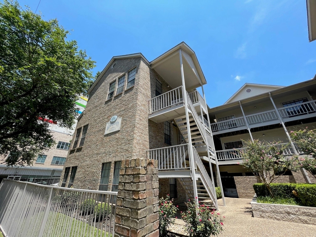 715 W 22 1/2 St - Photo 0