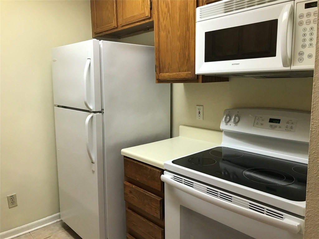 715 W 22 1/2 St - Photo 8