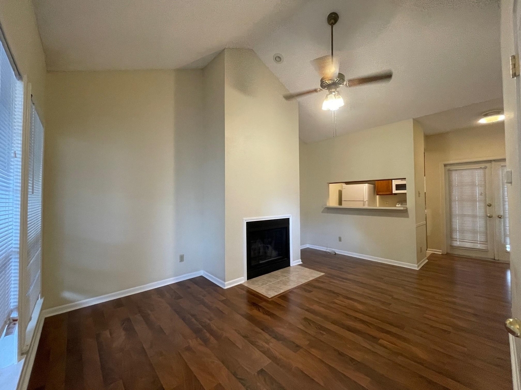 715 W 22 1/2 St - Photo 3