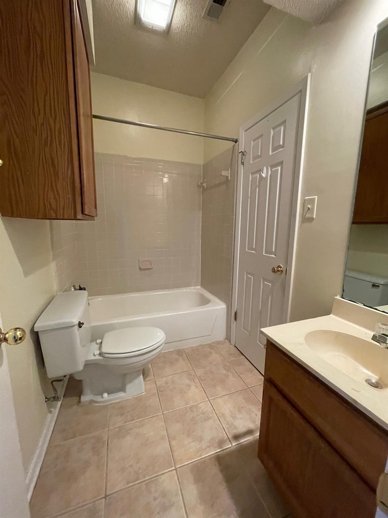 715 W 22 1/2 St - Photo 15