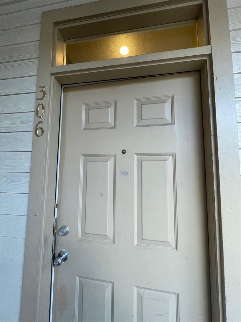 715 W 22 1/2 St - Photo 2