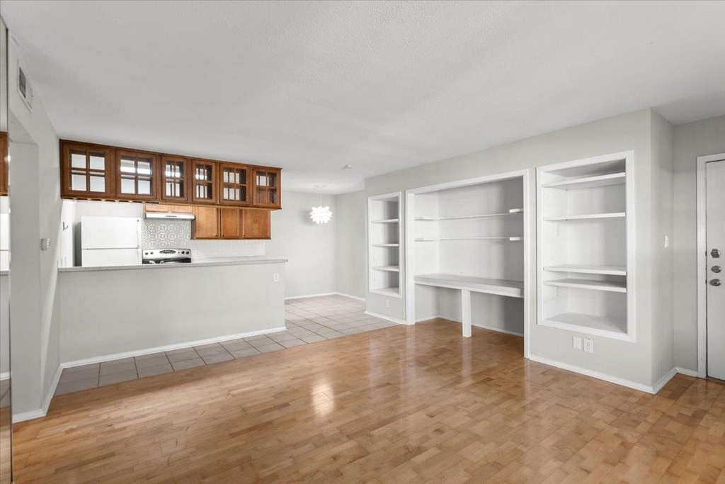 910 Duncan Ln - Photo 2