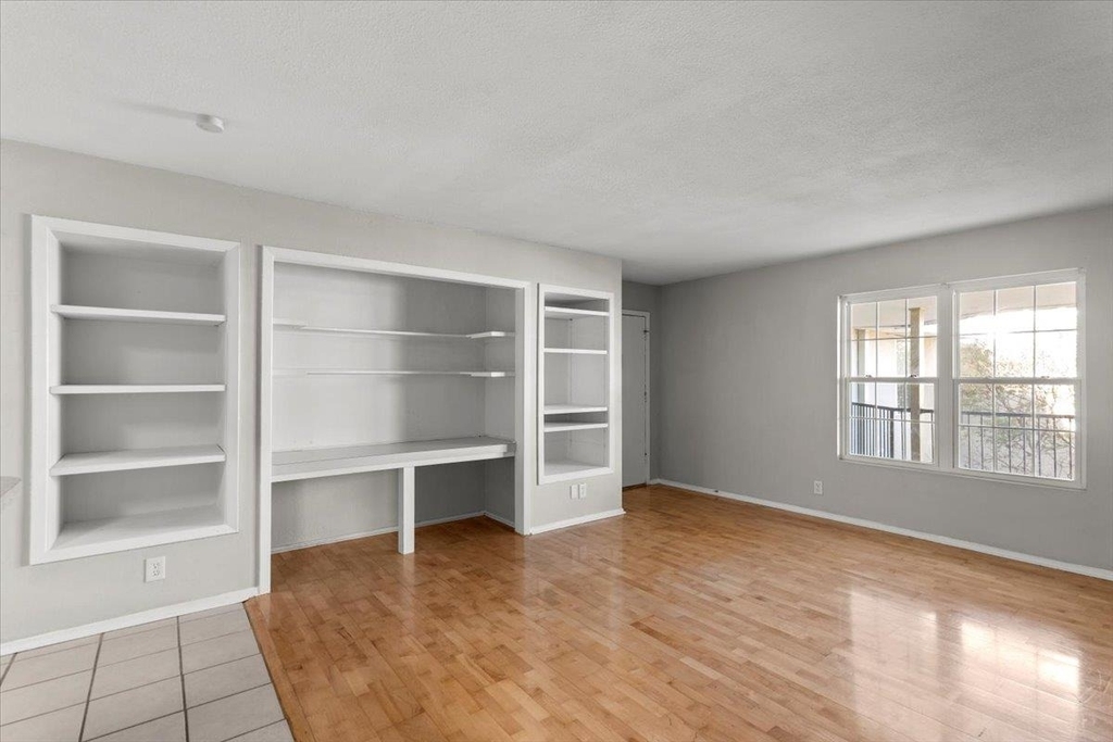 910 Duncan Ln - Photo 4