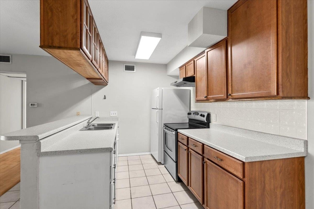 910 Duncan Ln - Photo 8