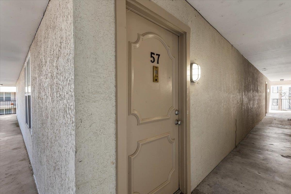 910 Duncan Ln - Photo 0