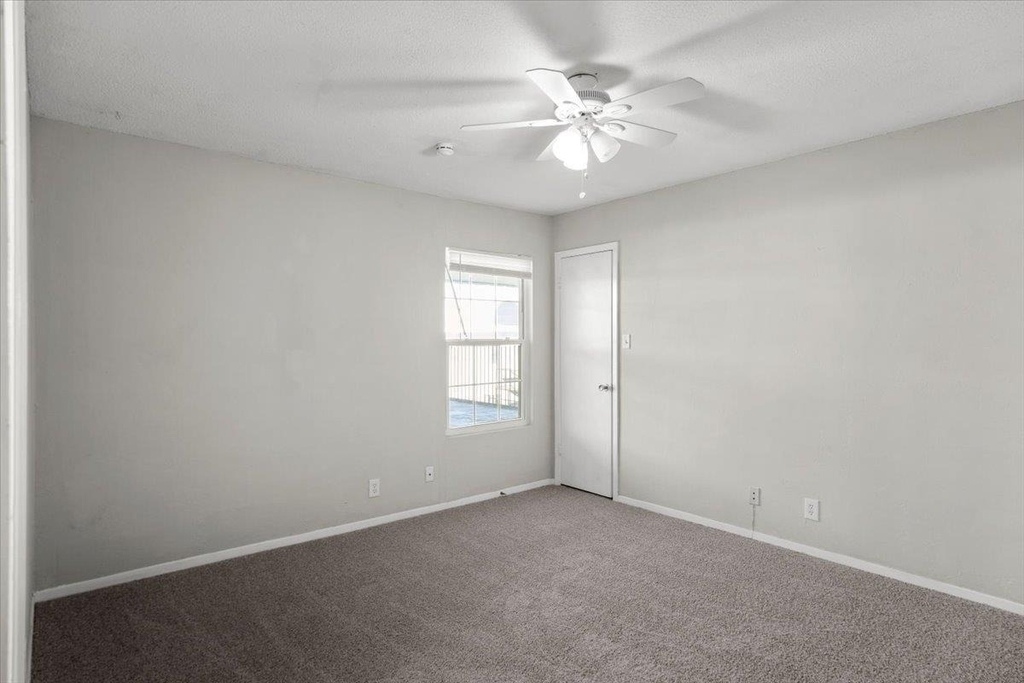 910 Duncan Ln - Photo 14
