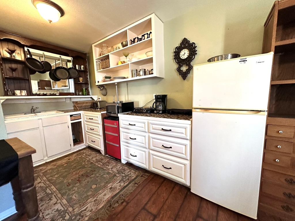 103 Yucca Dr - Photo 3