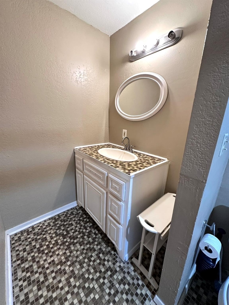 103 Yucca Dr - Photo 8