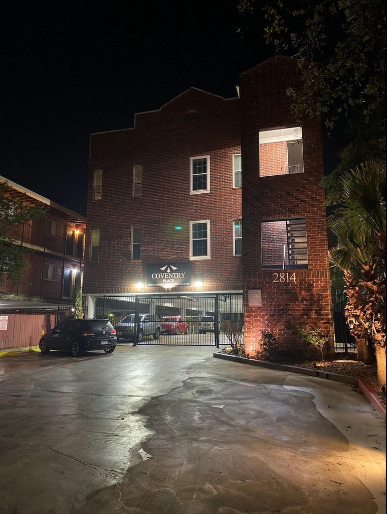 2814 Nueces St - Photo 3
