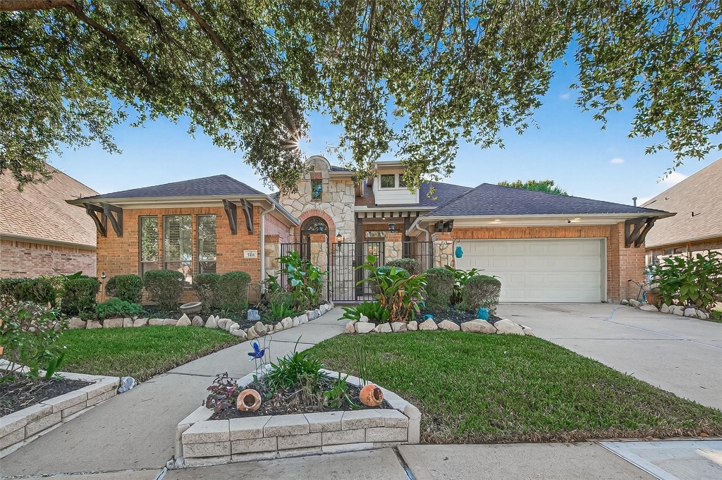 7211 Spring Meadow Lane - Photo 0