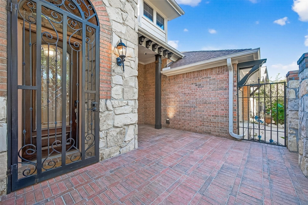 7211 Spring Meadow Lane - Photo 5