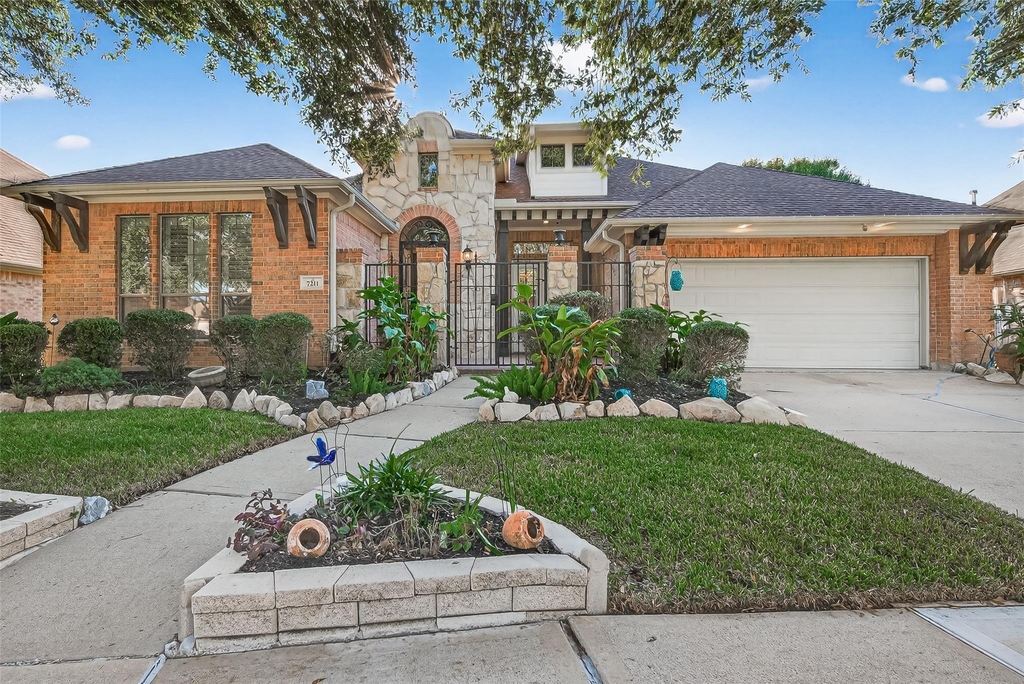 7211 Spring Meadow Lane - Photo 1