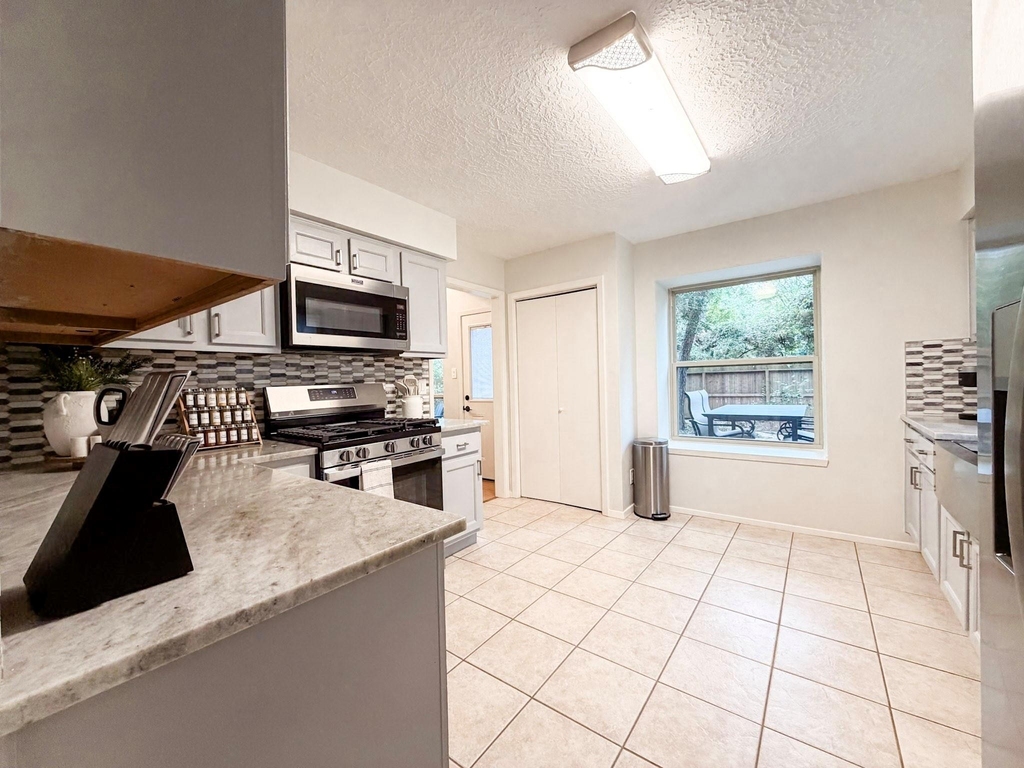 29 Pinewood Forest Court - Photo 3