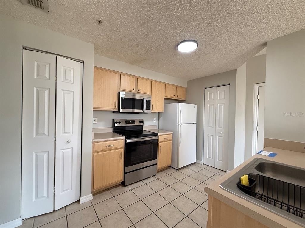 10831 Windsor Walk Drive - Photo 3