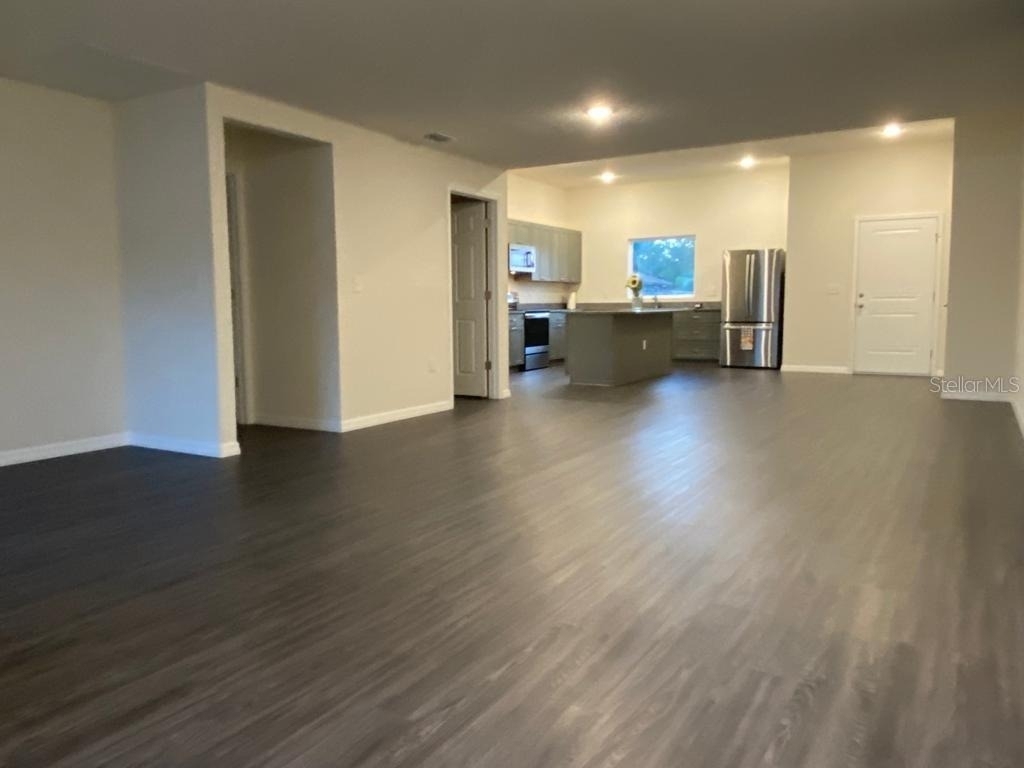 945 Luna Terrace - Photo 2