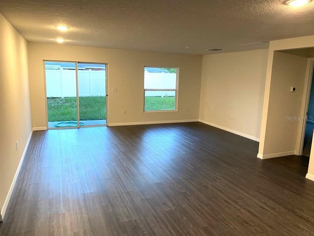 945 Luna Terrace - Photo 3