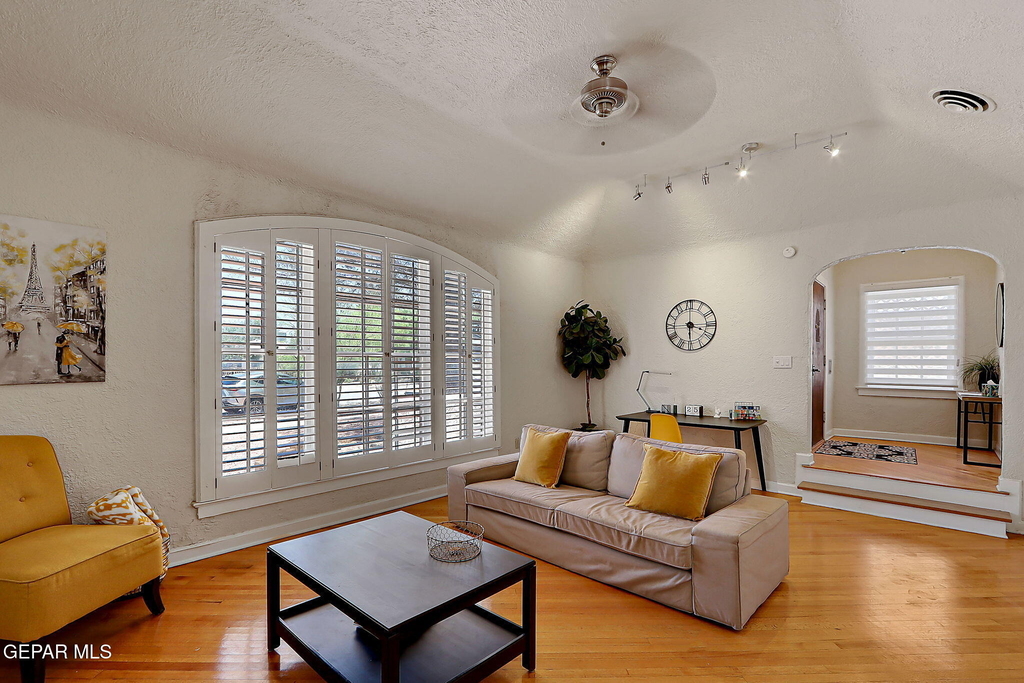 1104 Madeline Drive - Photo 10