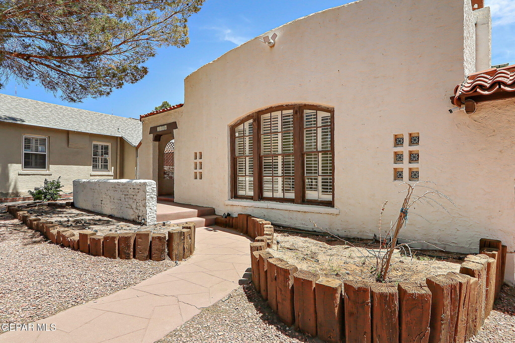 1104 Madeline Drive - Photo 3