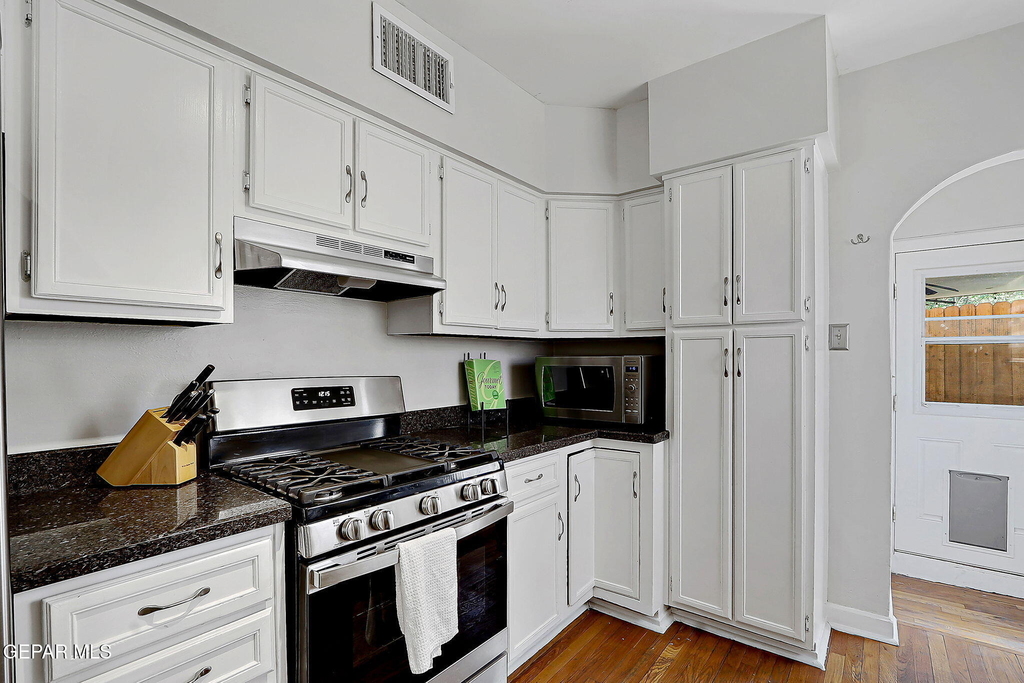 1104 Madeline Drive - Photo 17
