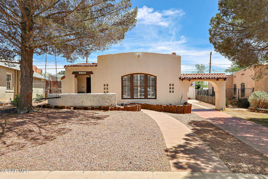 1104 Madeline Drive - Photo 0