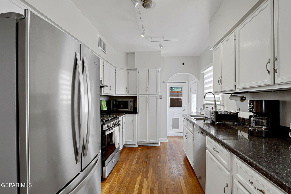 1104 Madeline Drive - Photo 16