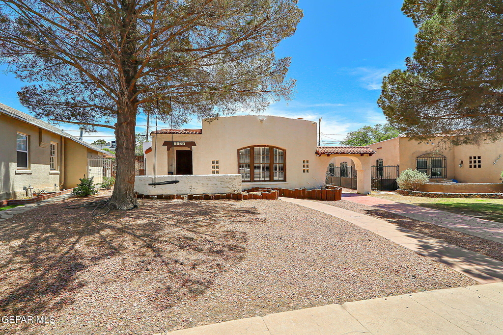 1104 Madeline Drive - Photo 1