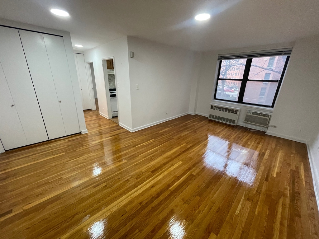 67-15 102nd Street - Photo 8
