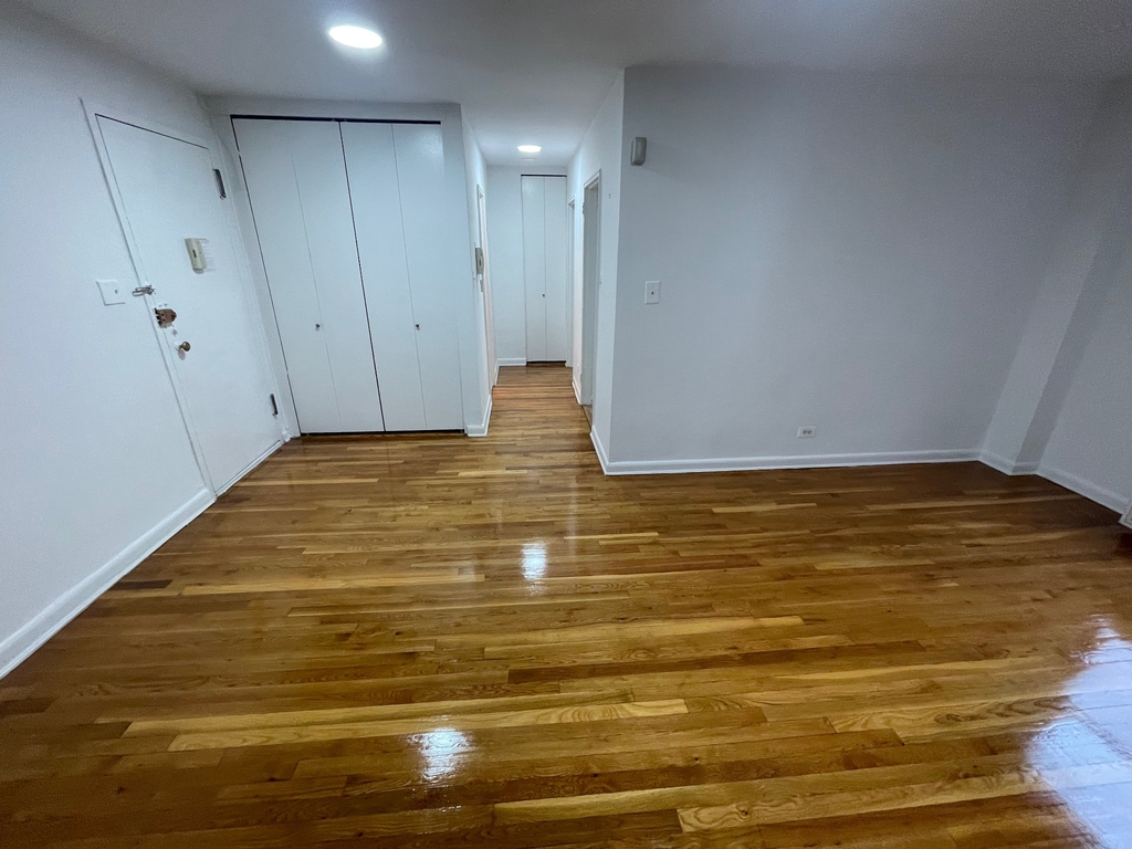 67-15 102nd Street - Photo 10