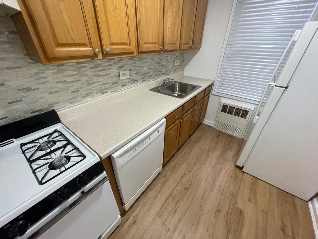 67-15 102nd Street - Photo 3