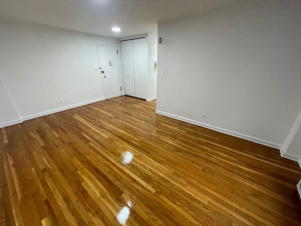 67-15 102nd Street - Photo 11