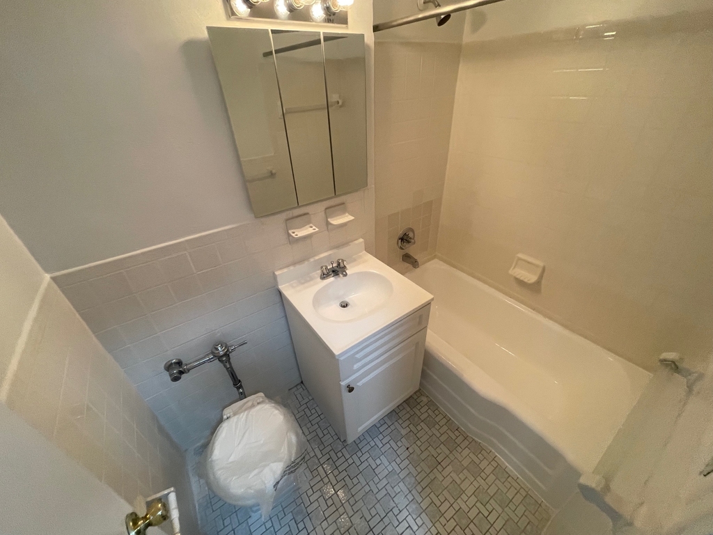 67-15 102nd Street - Photo 15