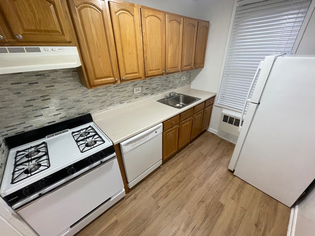67-15 102nd Street - Photo 4