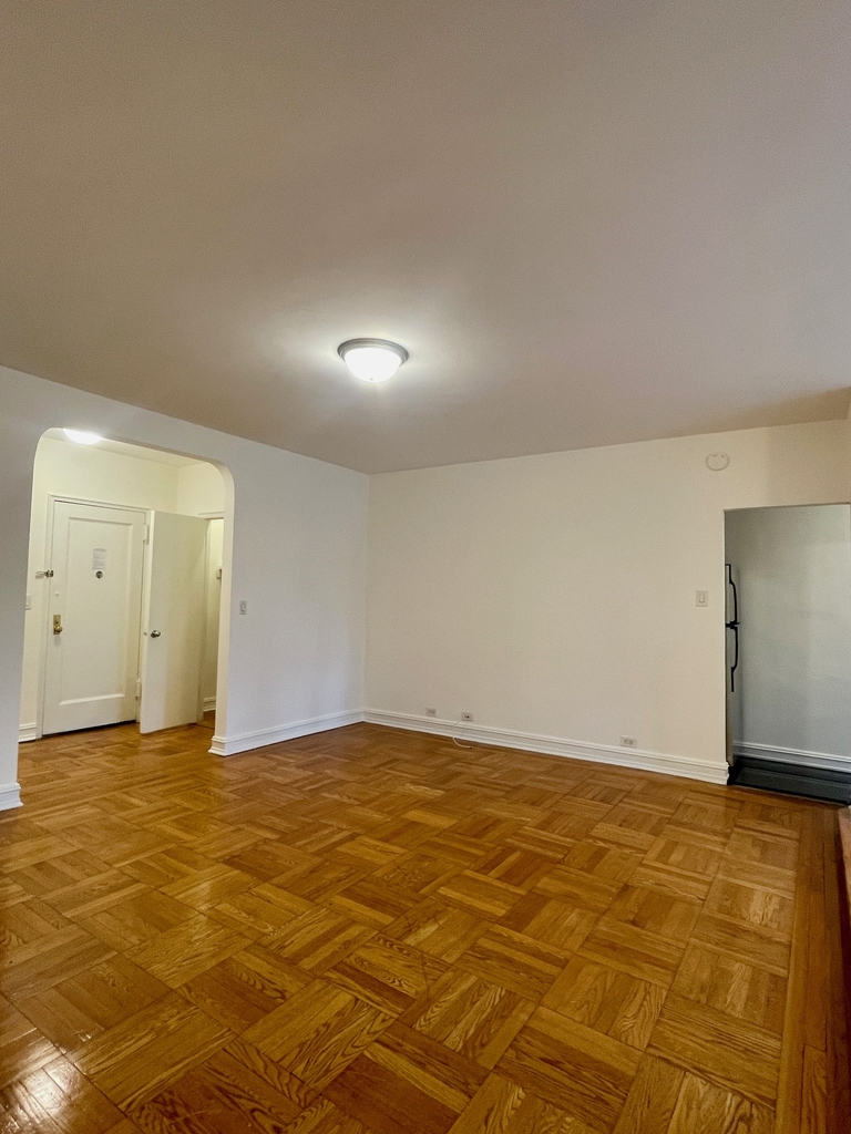235 East 46th Street - Photo 5