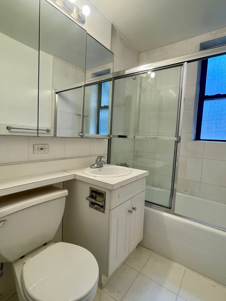 235 East 46th Street - Photo 8
