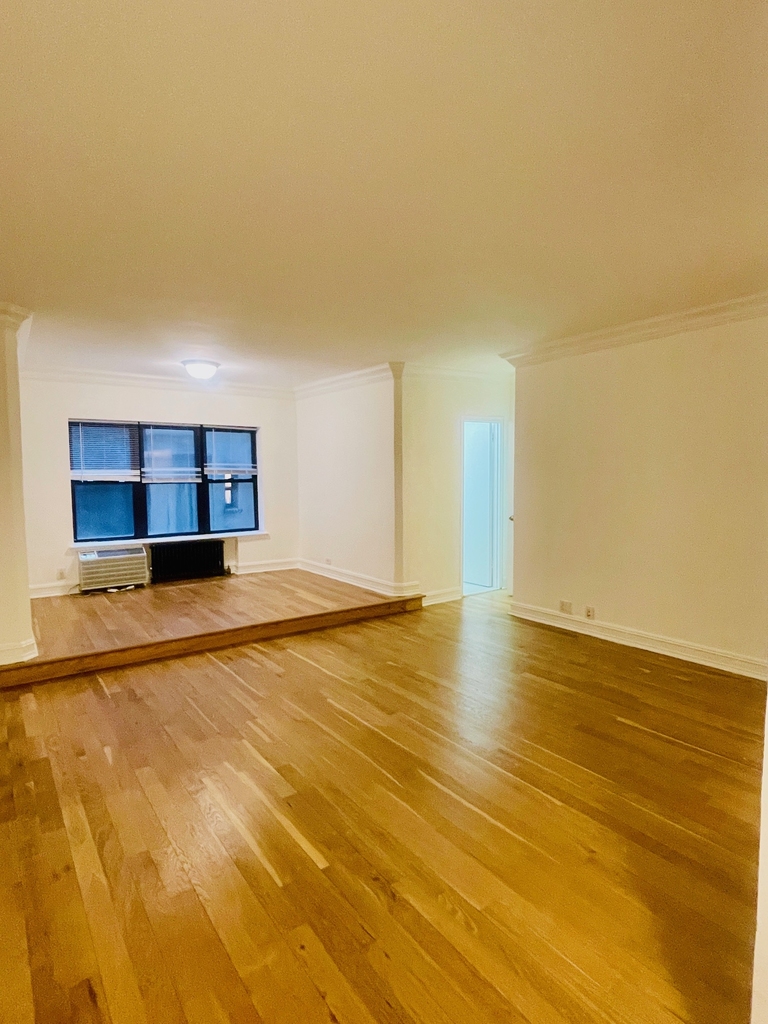235 East 46th Street - Photo 2