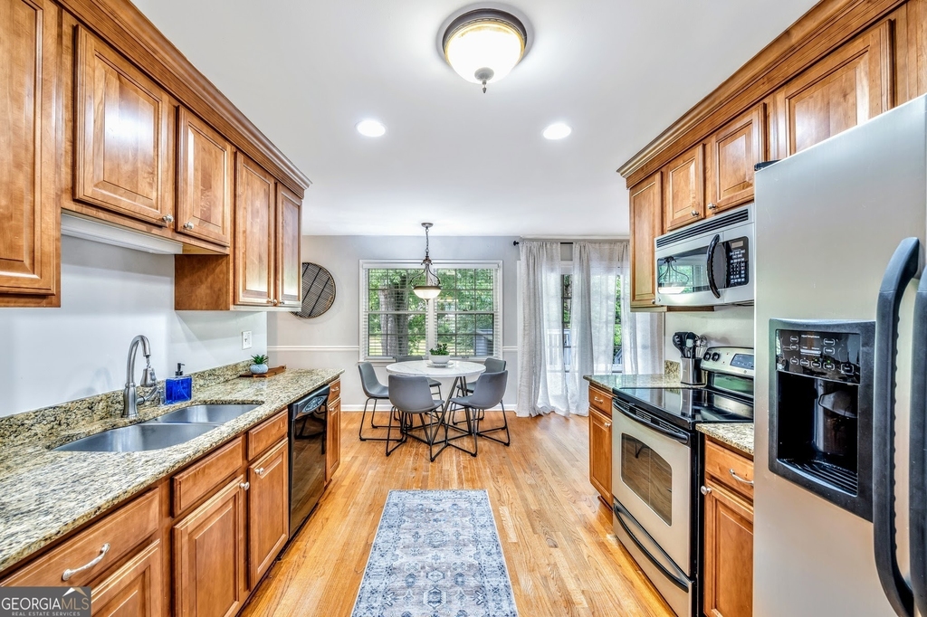 801 Mockingbird Lane - Photo 9