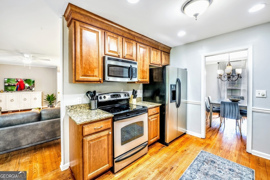 801 Mockingbird Lane - Photo 12