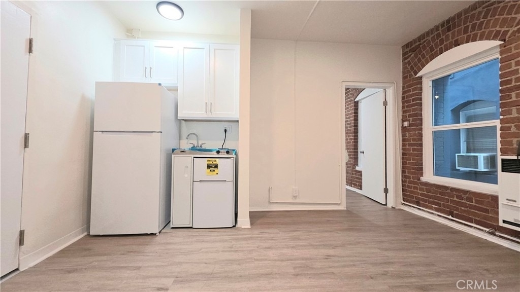 3408 Sunset Boulevard - Photo 2
