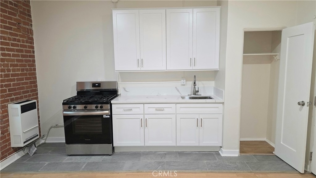 3408 W Sunset Boulevard - Photo 2