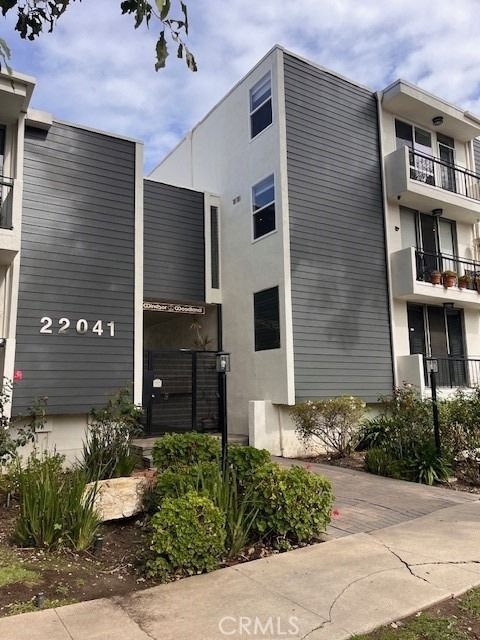 22041 Costanso - Photo 3