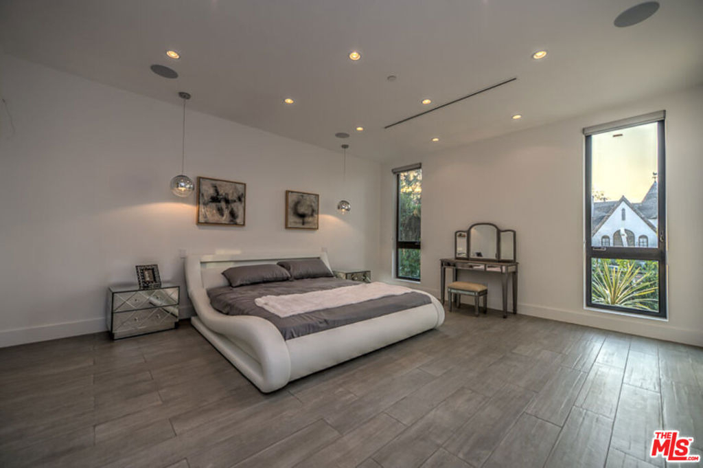658 N Edinburgh Avenue - Photo 16