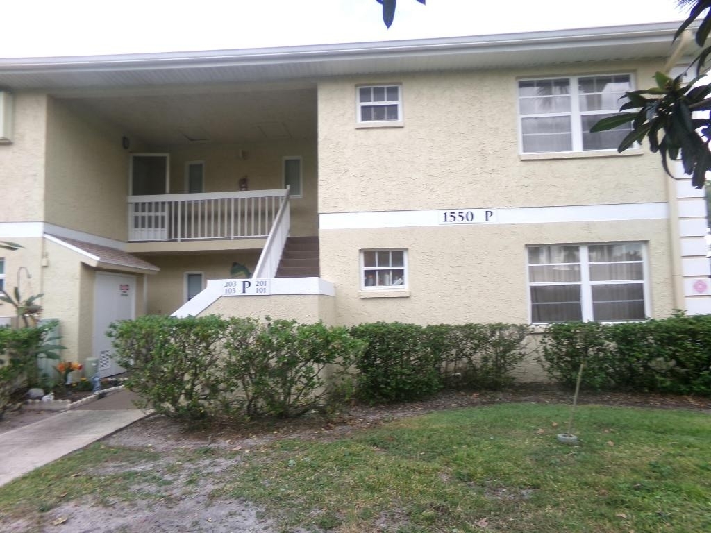 1550 Se Royal Green Circle - Photo 0