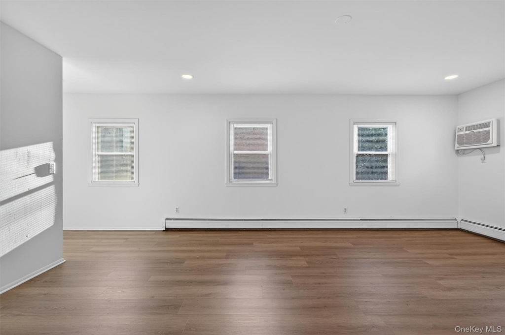 12 Scotchtown Avenue - Photo 7