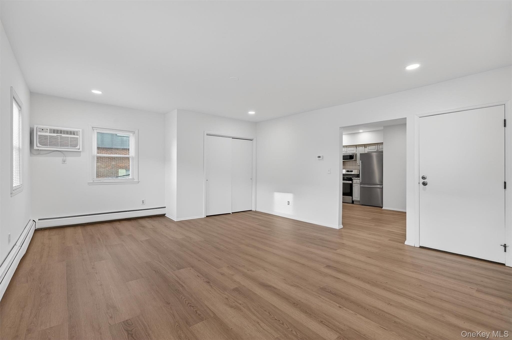 12 Scotchtown Avenue - Photo 8