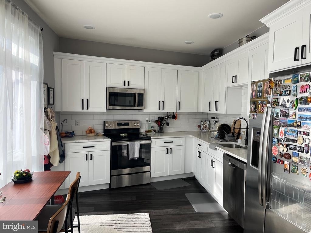 4001 Ridge Avenue - Photo 8