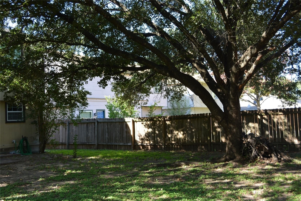 13703 Cambourne Dr - Photo 10