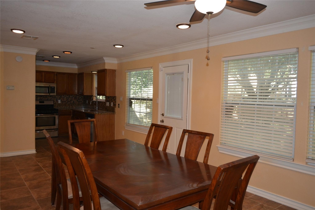 13703 Cambourne Dr - Photo 6